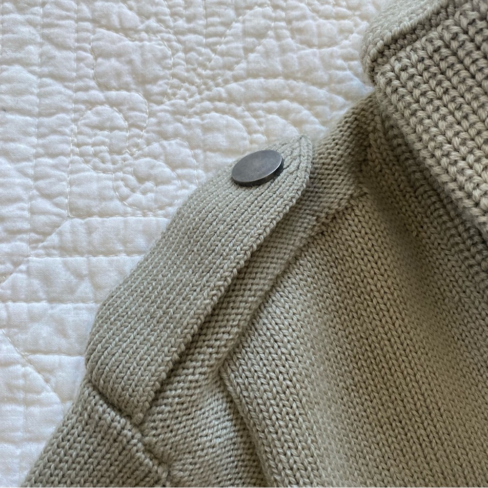 BANANA REPUBLIC - 100% Wool Tan Sweater Size Small - Picture 14 of 16